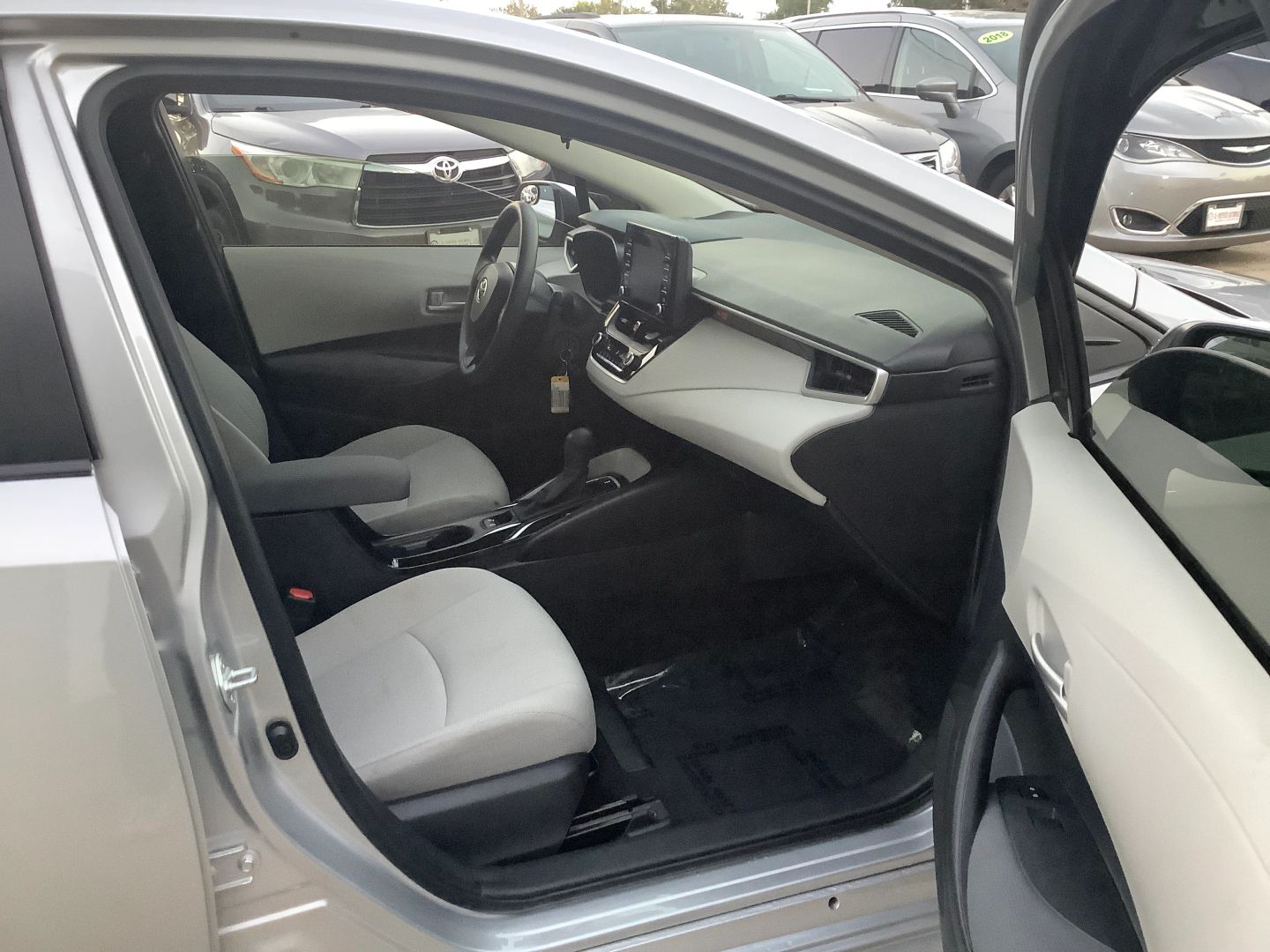 2020 Toyota Corolla L photo 9