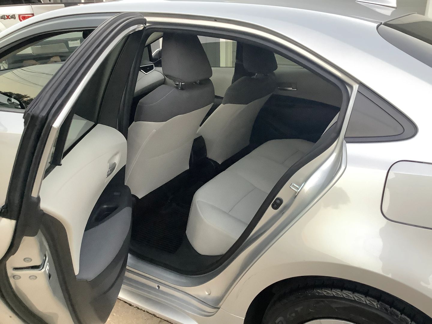 2020 Toyota Corolla L photo 12