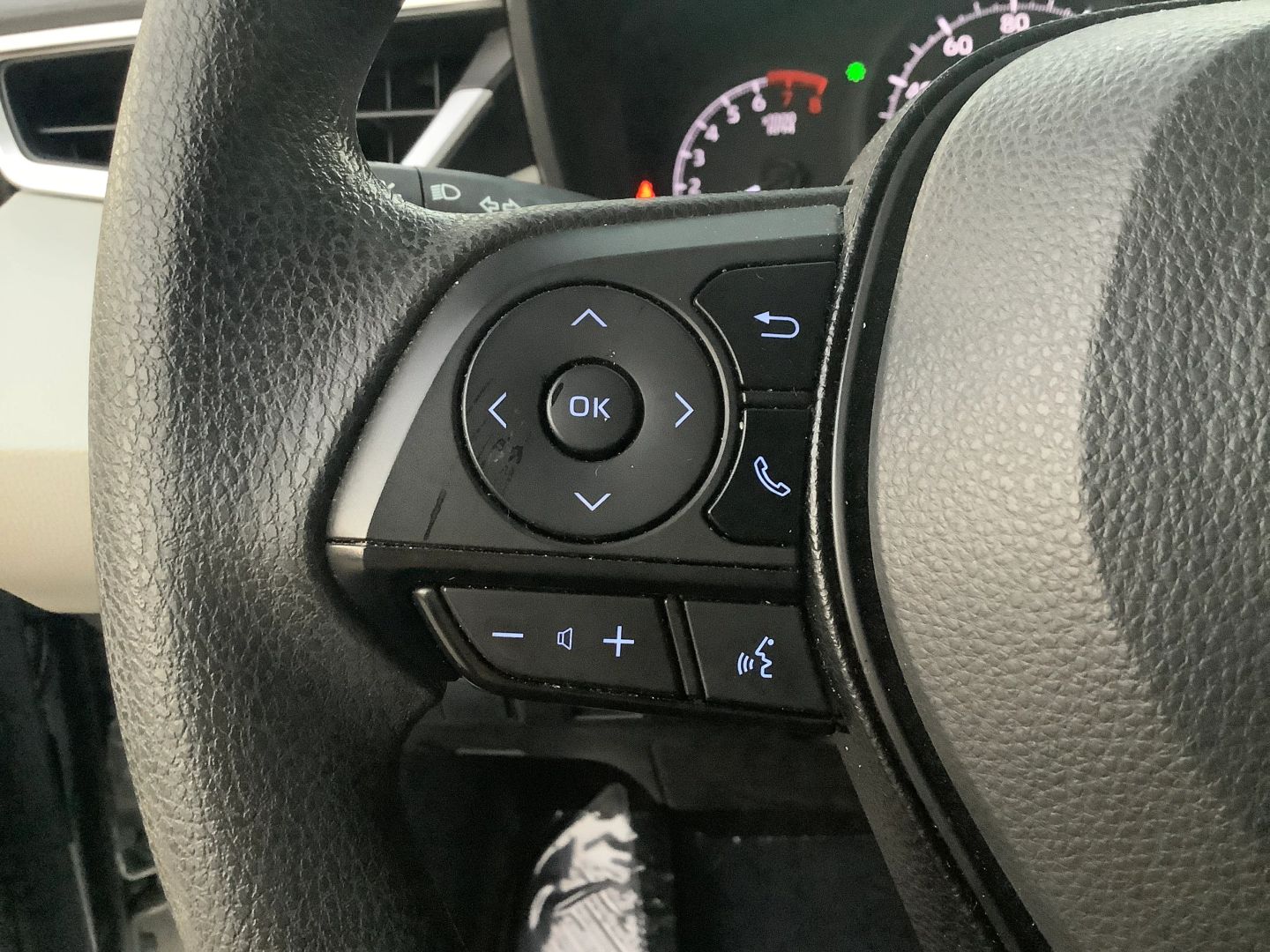 2020 Toyota Corolla L photo 21