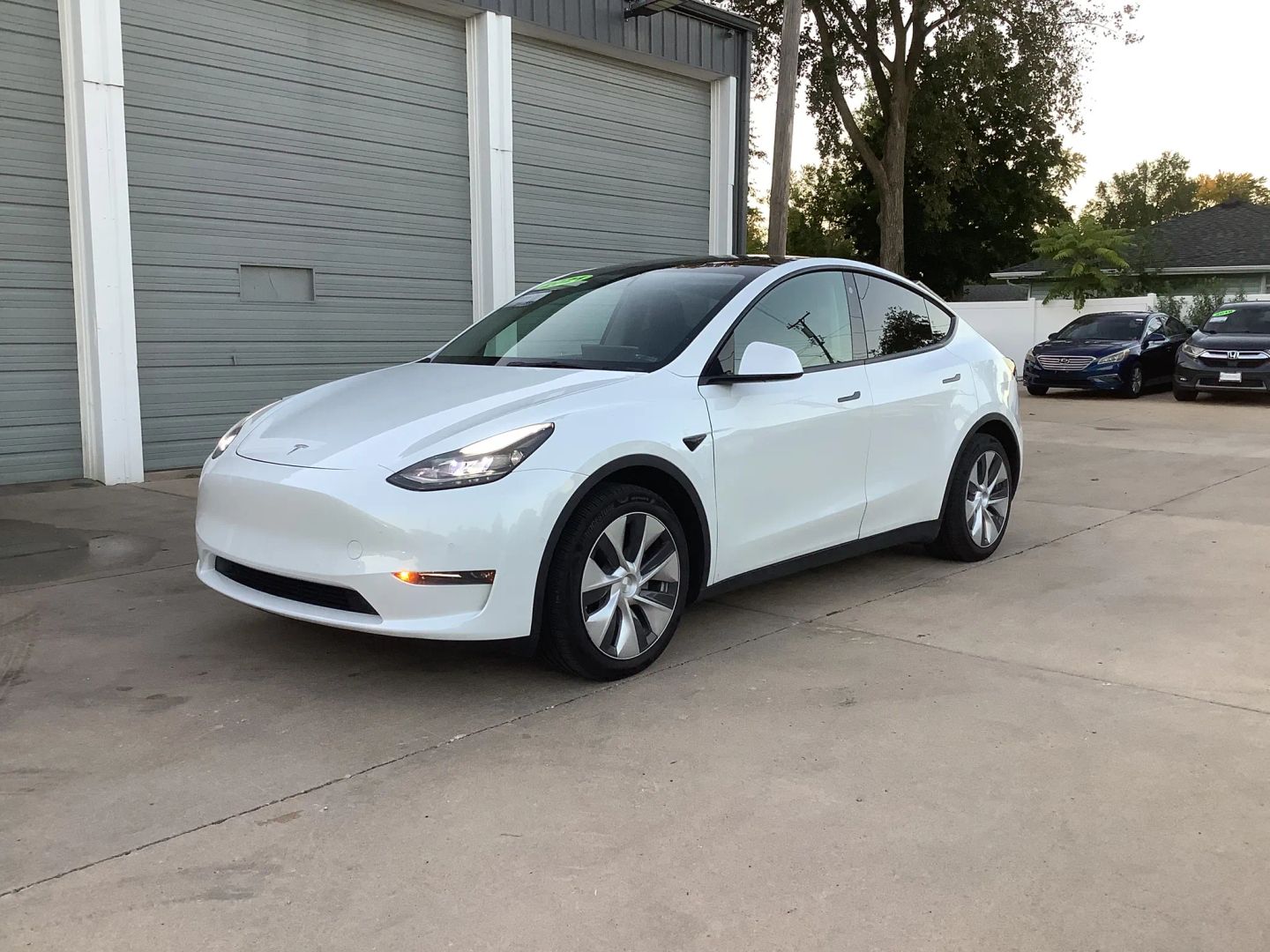 2021 Tesla Model Y Long Range photo 3