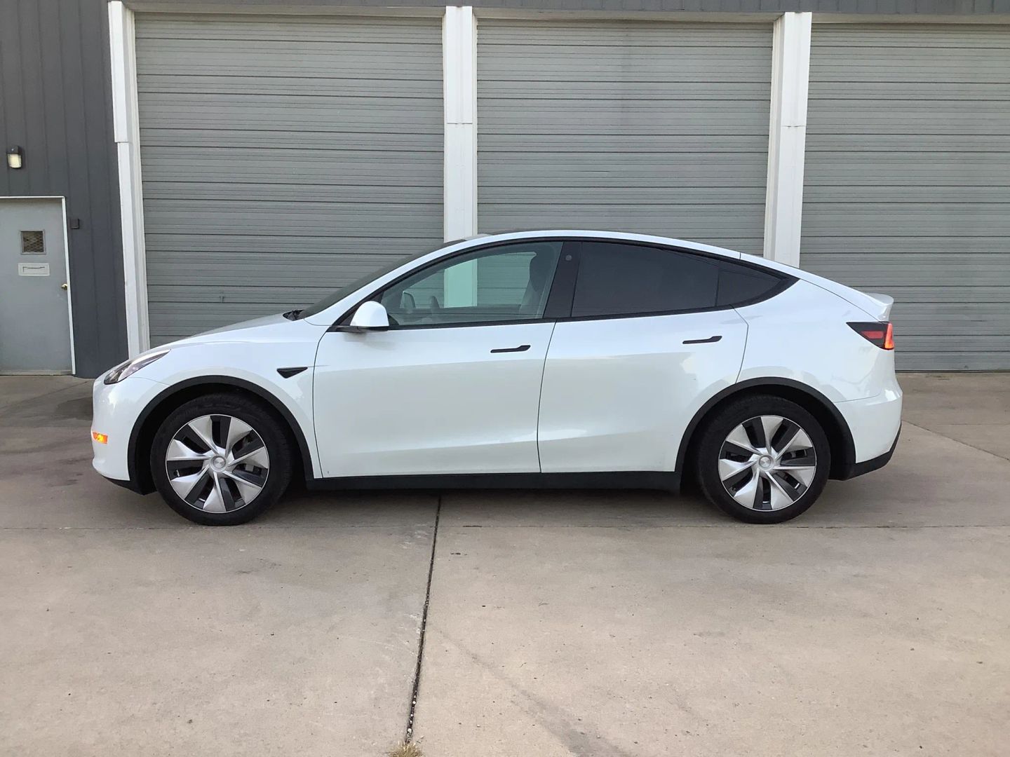 2021 Tesla Model Y Long Range photo 4