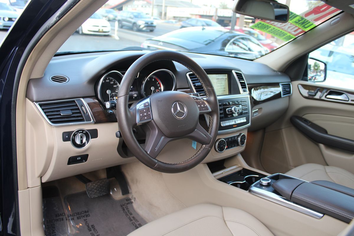 2014 Mercedes-Benz M-Class ML350 photo 19