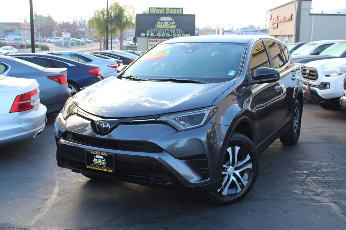 2018 Toyota RAV4 LE photo 34