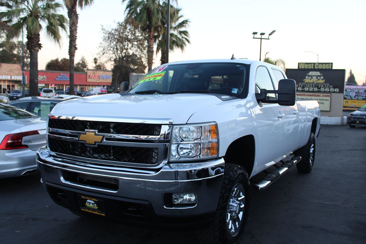 2014 Chevrolet Silverado 2500HD LTZ photo 4