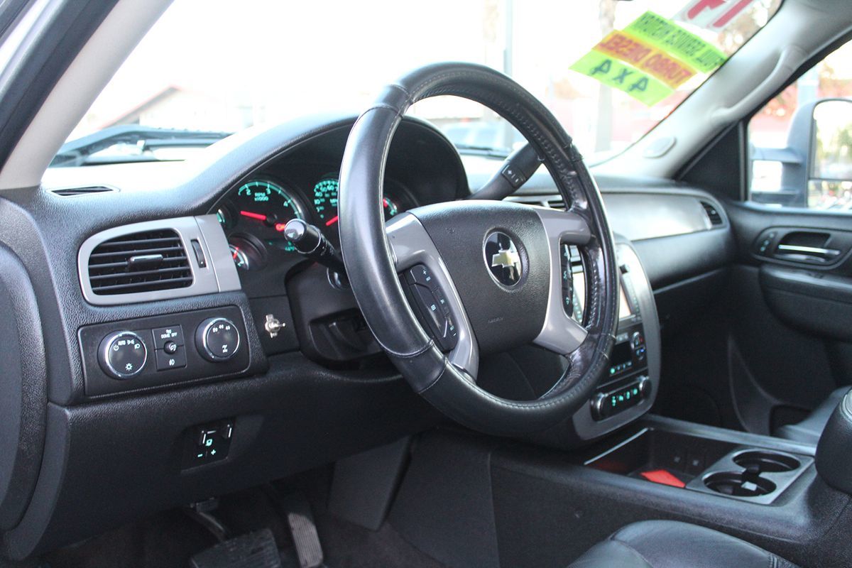 2014 Chevrolet Silverado 2500HD LTZ photo 16