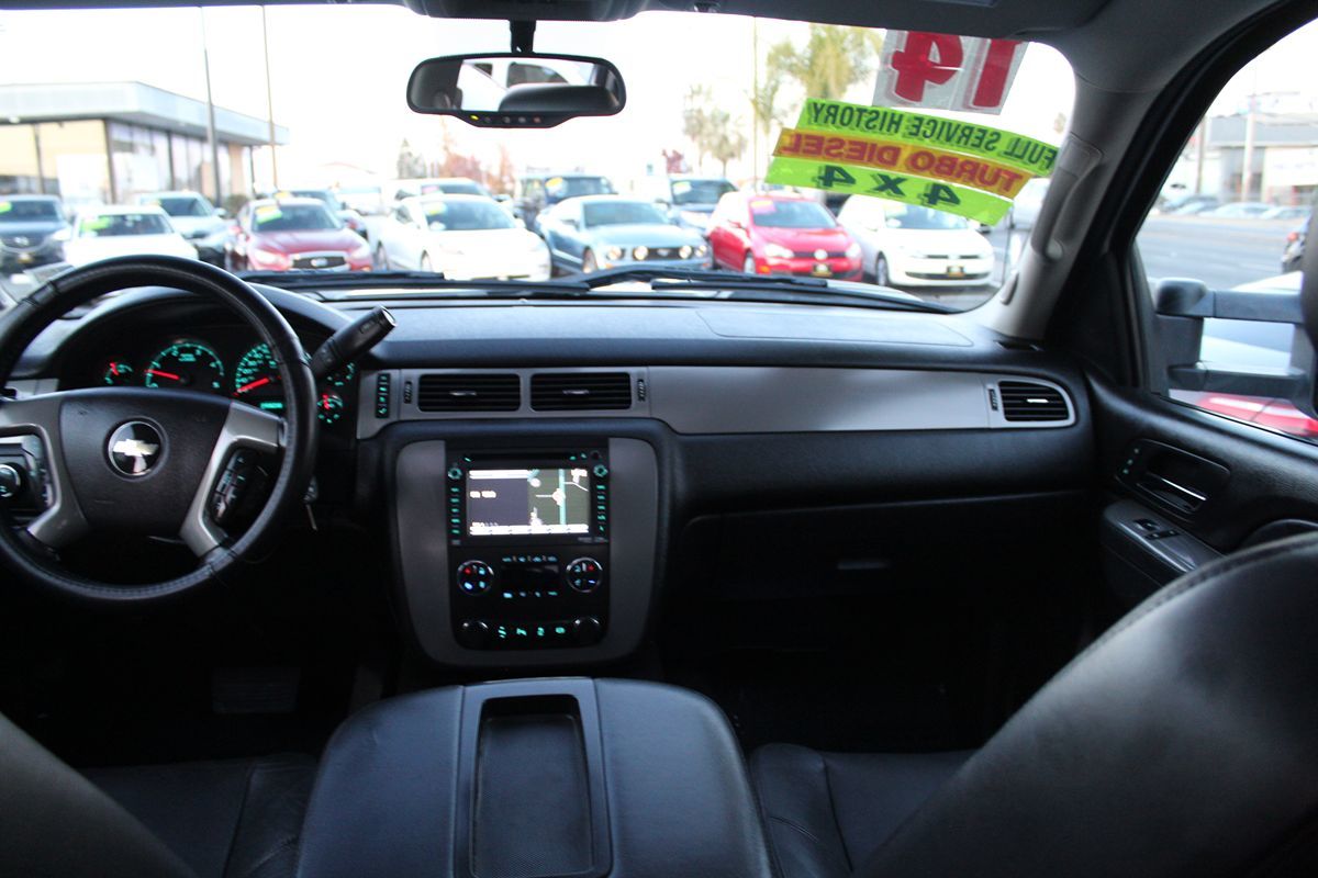 2014 Chevrolet Silverado 2500HD LTZ photo 32