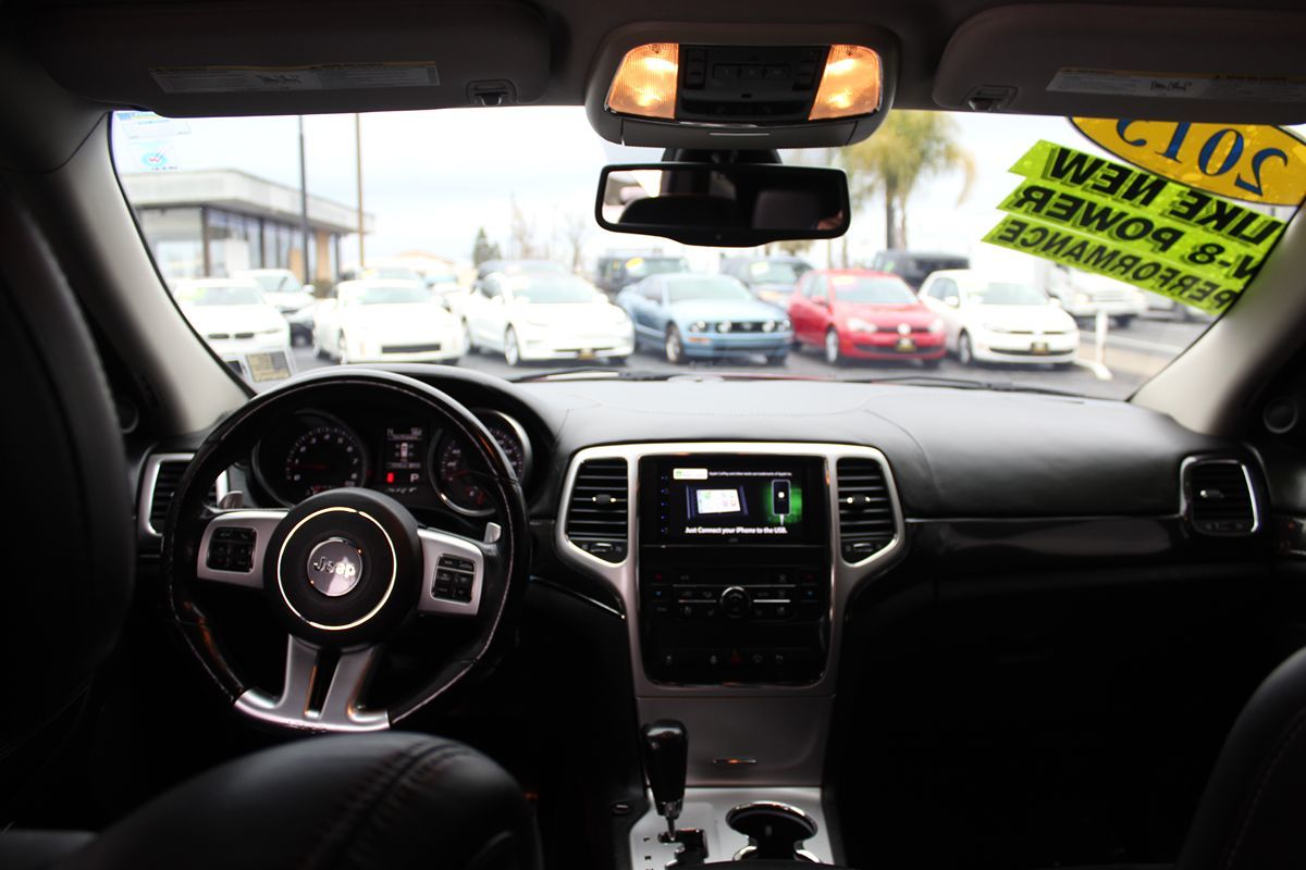 2013 Jeep Grand Cherokee SRT-8 photo 32