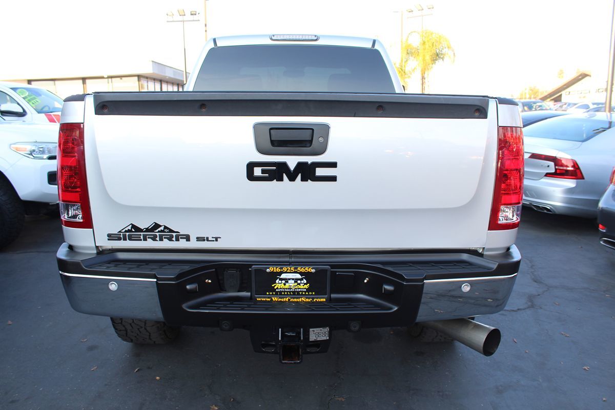 2011 GMC Sierra 2500HD SLT photo 6