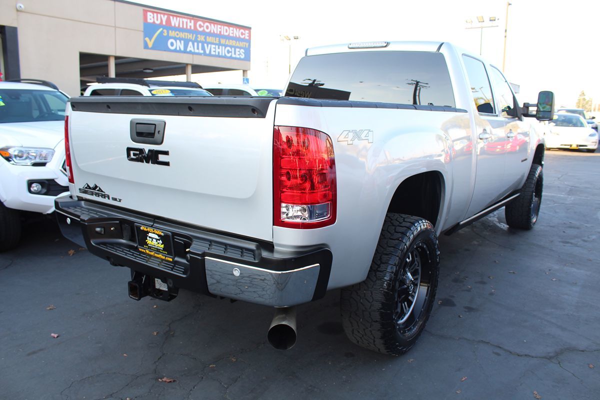 2011 GMC Sierra 2500HD SLT photo 7