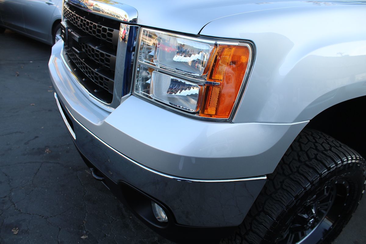 2011 GMC Sierra 2500HD SLT photo 10