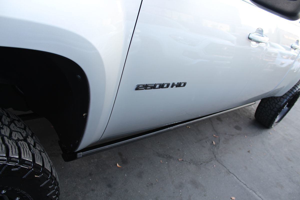 2011 GMC Sierra 2500HD SLT photo 12