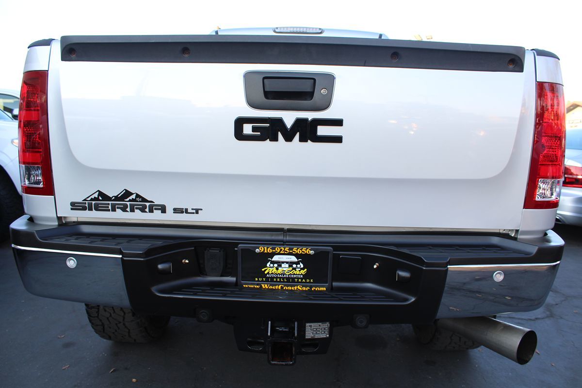 2011 GMC Sierra 2500HD SLT photo 16