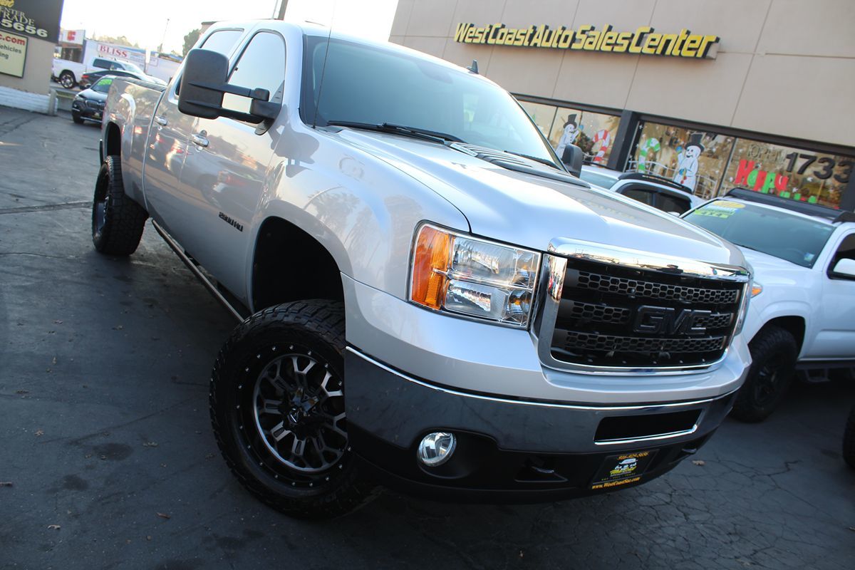 2011 GMC Sierra 2500HD SLT photo 37