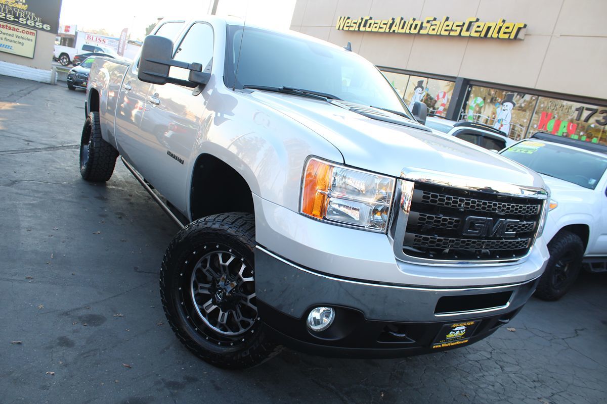 2011 GMC Sierra 2500HD SLT photo 38