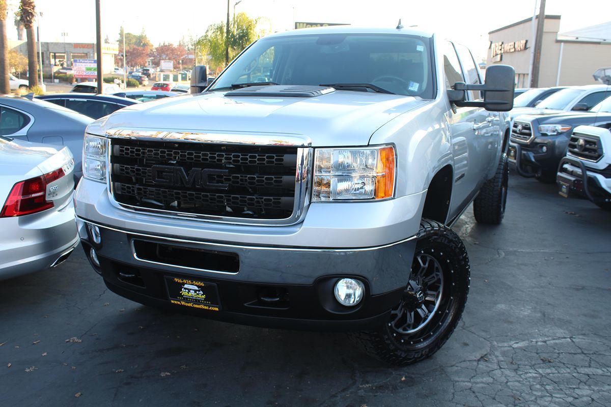 2011 GMC Sierra 2500HD SLT photo 39