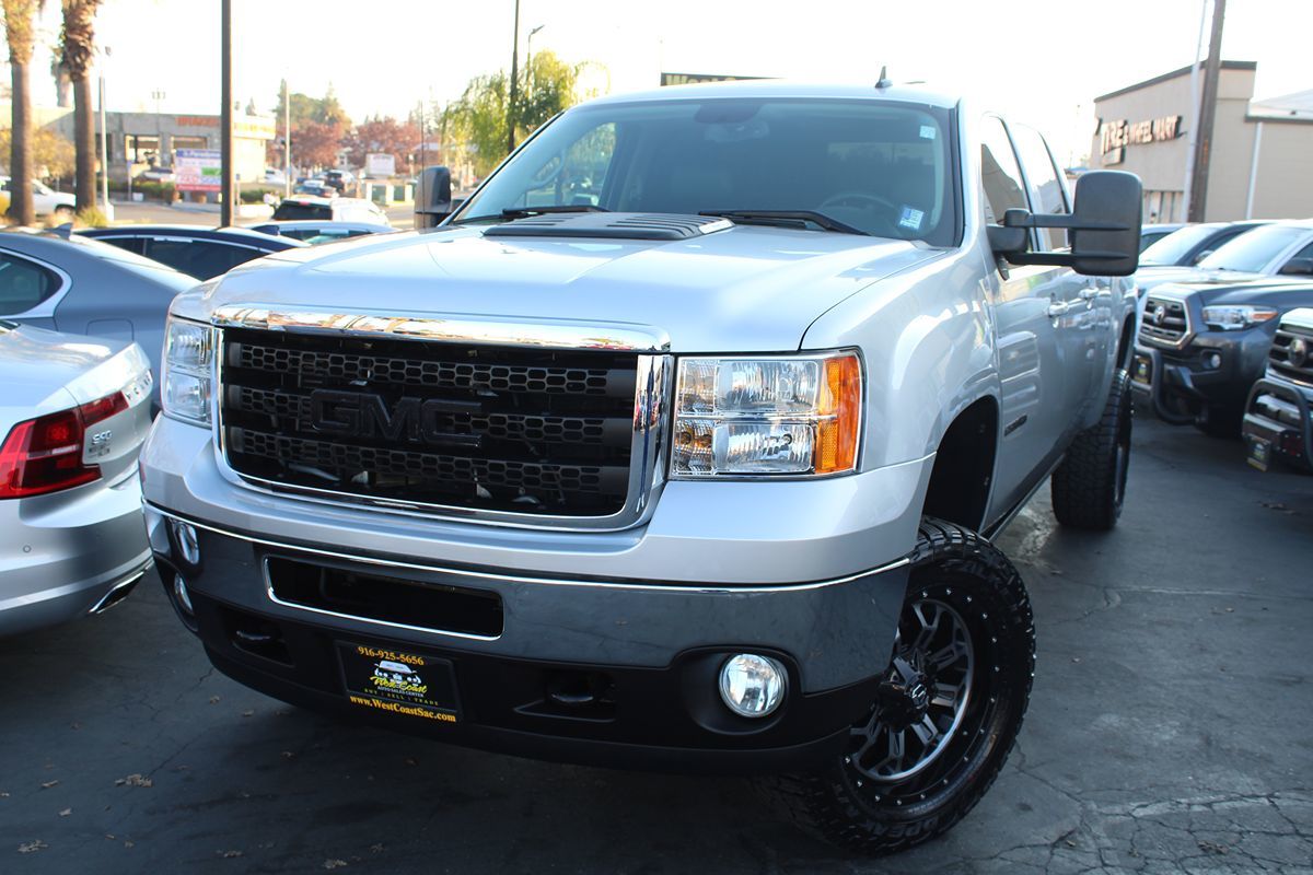 2011 GMC Sierra 2500HD SLT photo 41