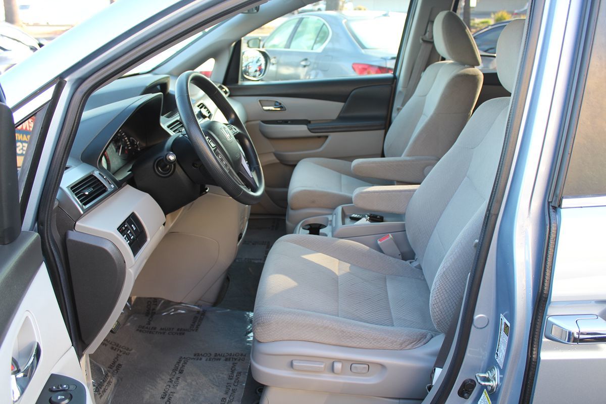 2014 Honda Odyssey EX photo 17