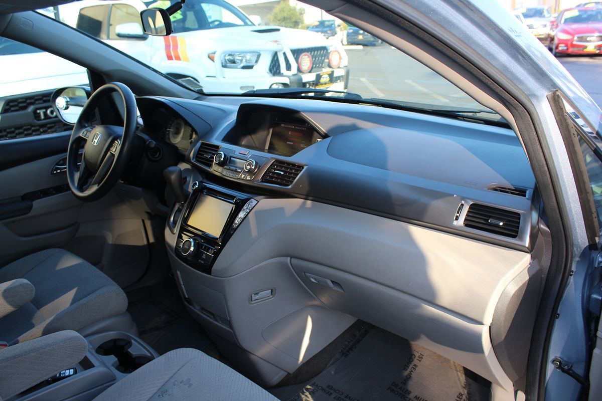 2014 Honda Odyssey EX photo 19