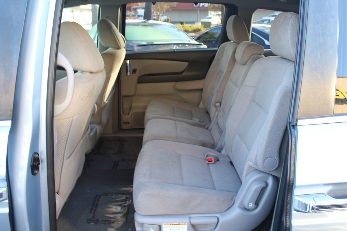 2014 Honda Odyssey EX photo 21