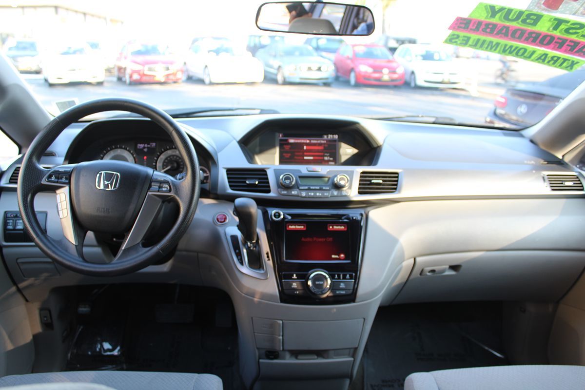 2014 Honda Odyssey EX photo 24