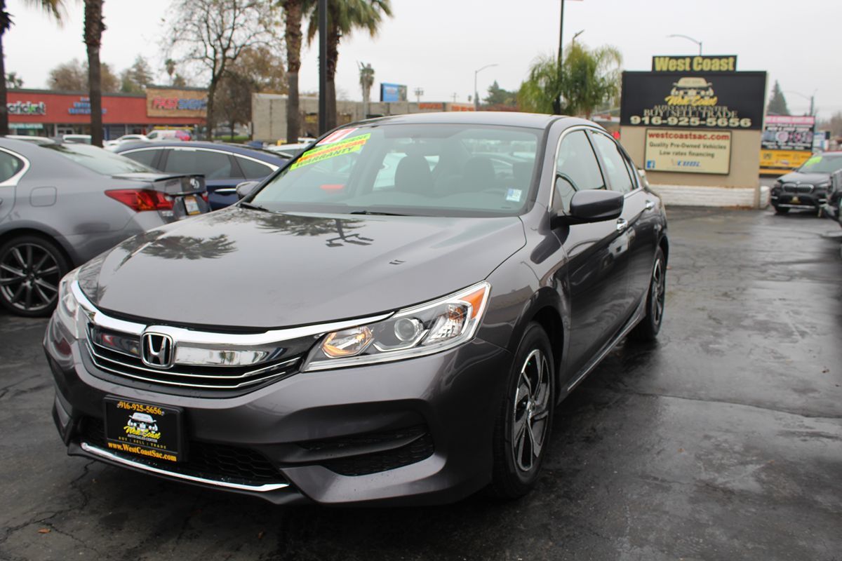 2017 Honda Accord LX photo 4