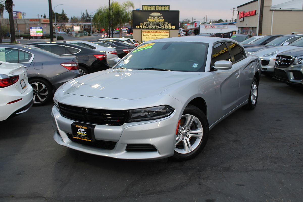 2020 Dodge Charger SXT photo 2