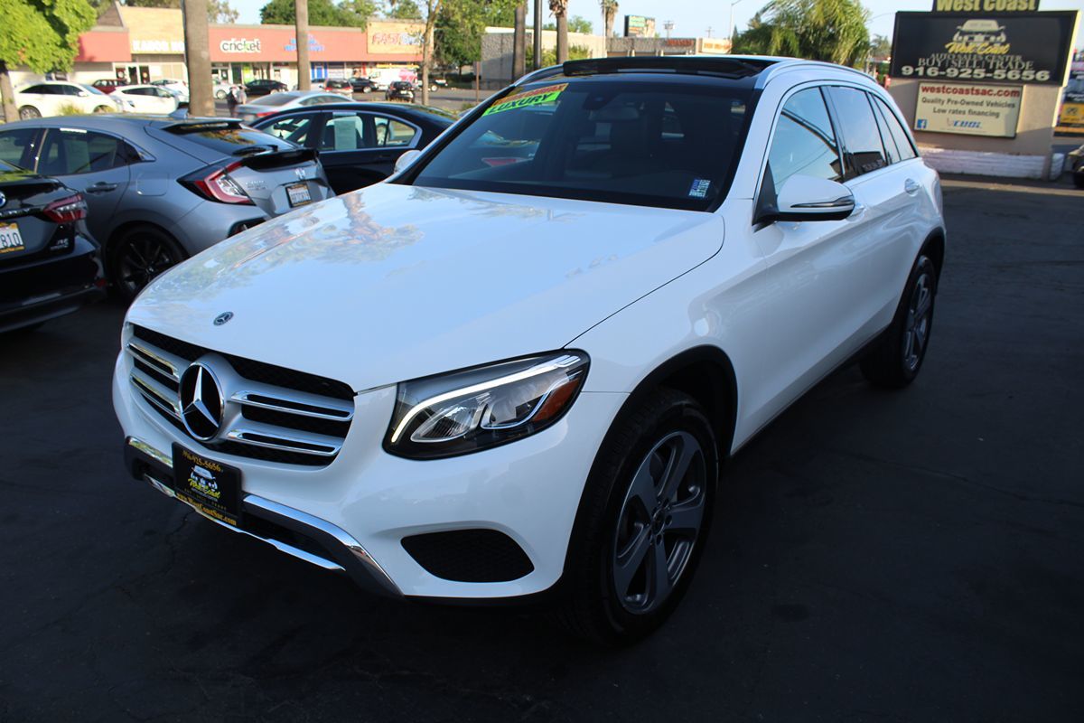 2019 Mercedes Benz GLC 300 photo 4