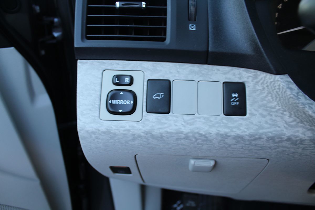 2009 Toyota Venza photo 25