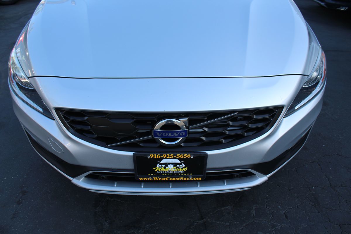 2018 Volvo V60 Base - Photo 9
