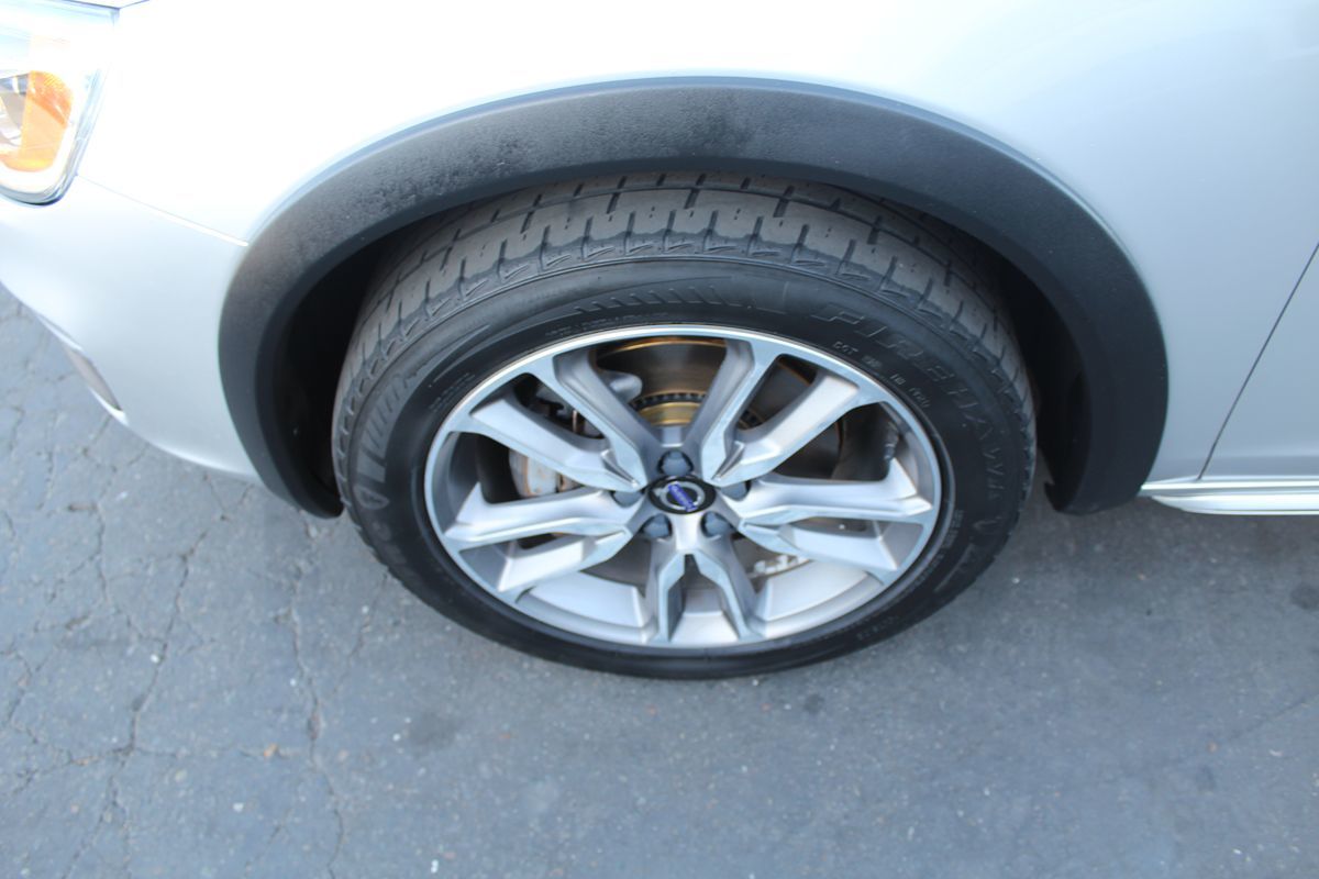 2018 Volvo V60 Base - Photo 11