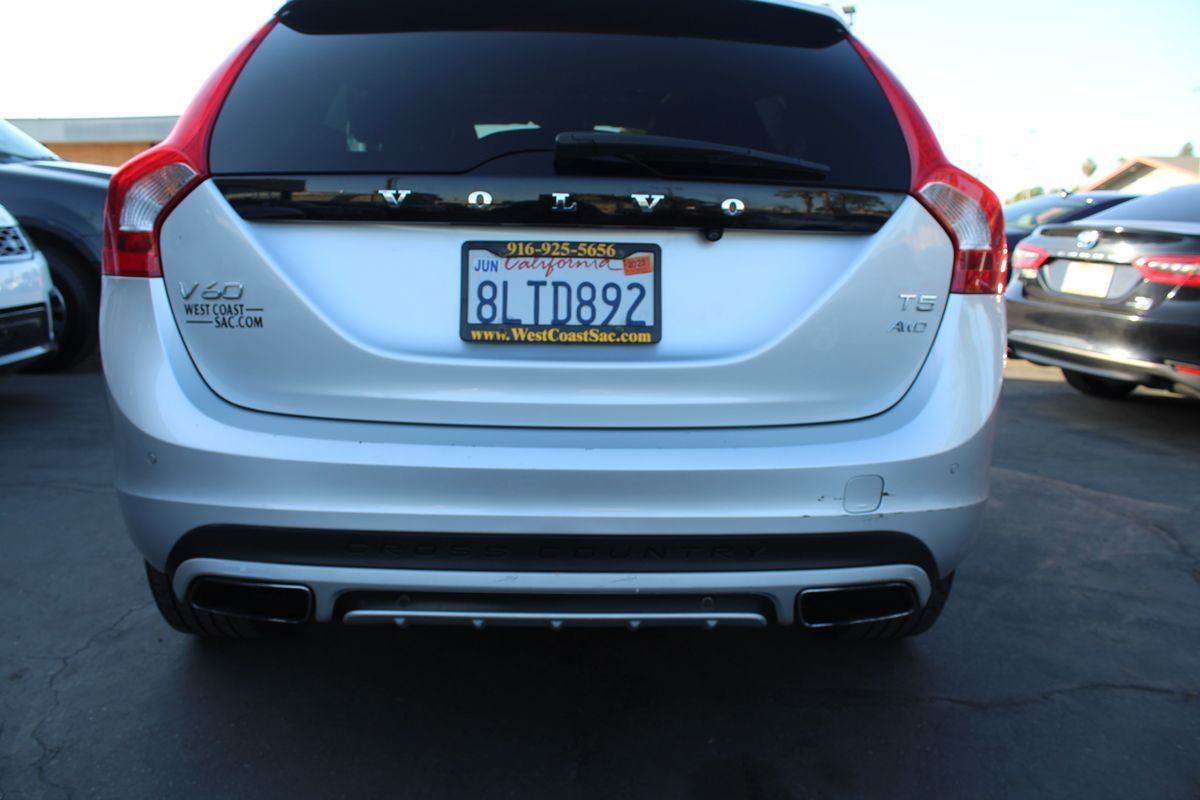 2018 Volvo V60 Base - Photo 15