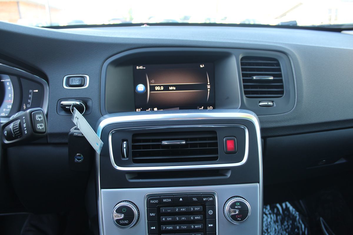 2018 Volvo V60 Base - Photo 27
