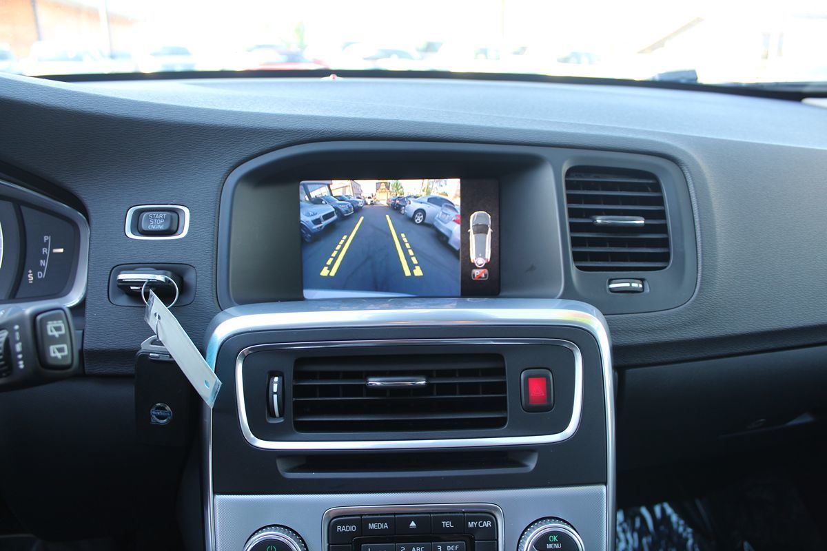 2018 Volvo V60 Base - Photo 28