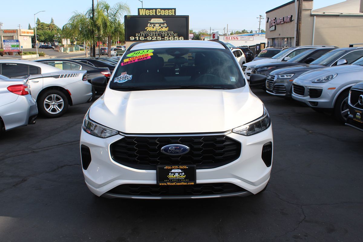 2023 Ford Escape ST-Line photo 3