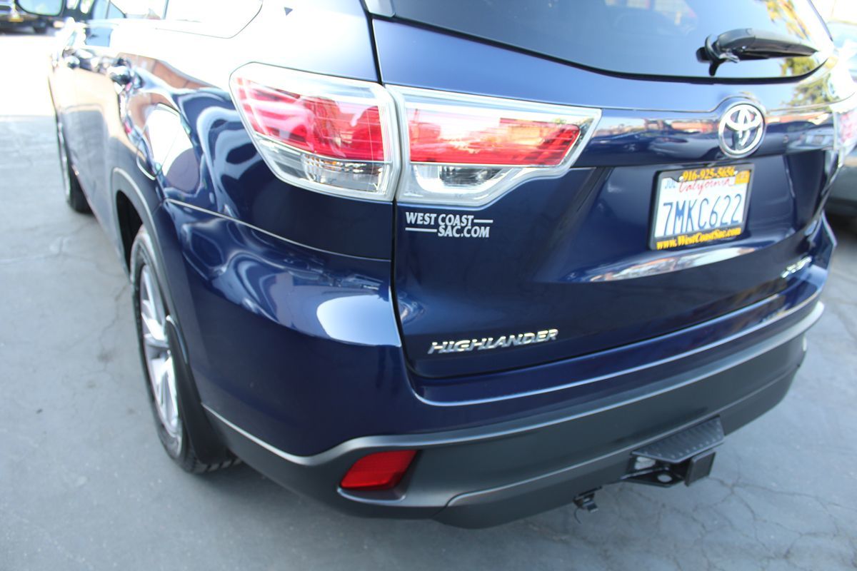 2015 Toyota Highlander XLE photo 16