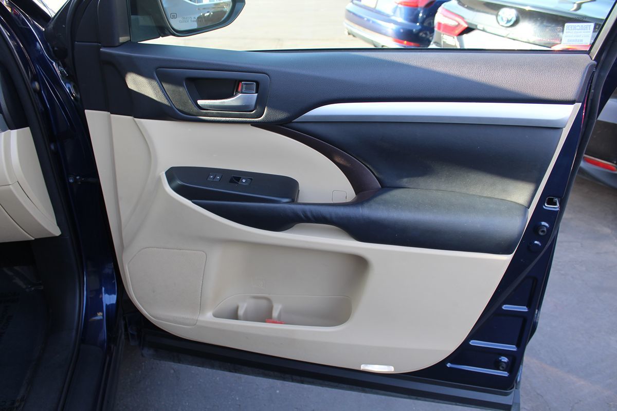 2015 Toyota Highlander XLE photo 22