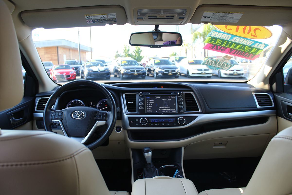 2015 Toyota Highlander XLE photo 29