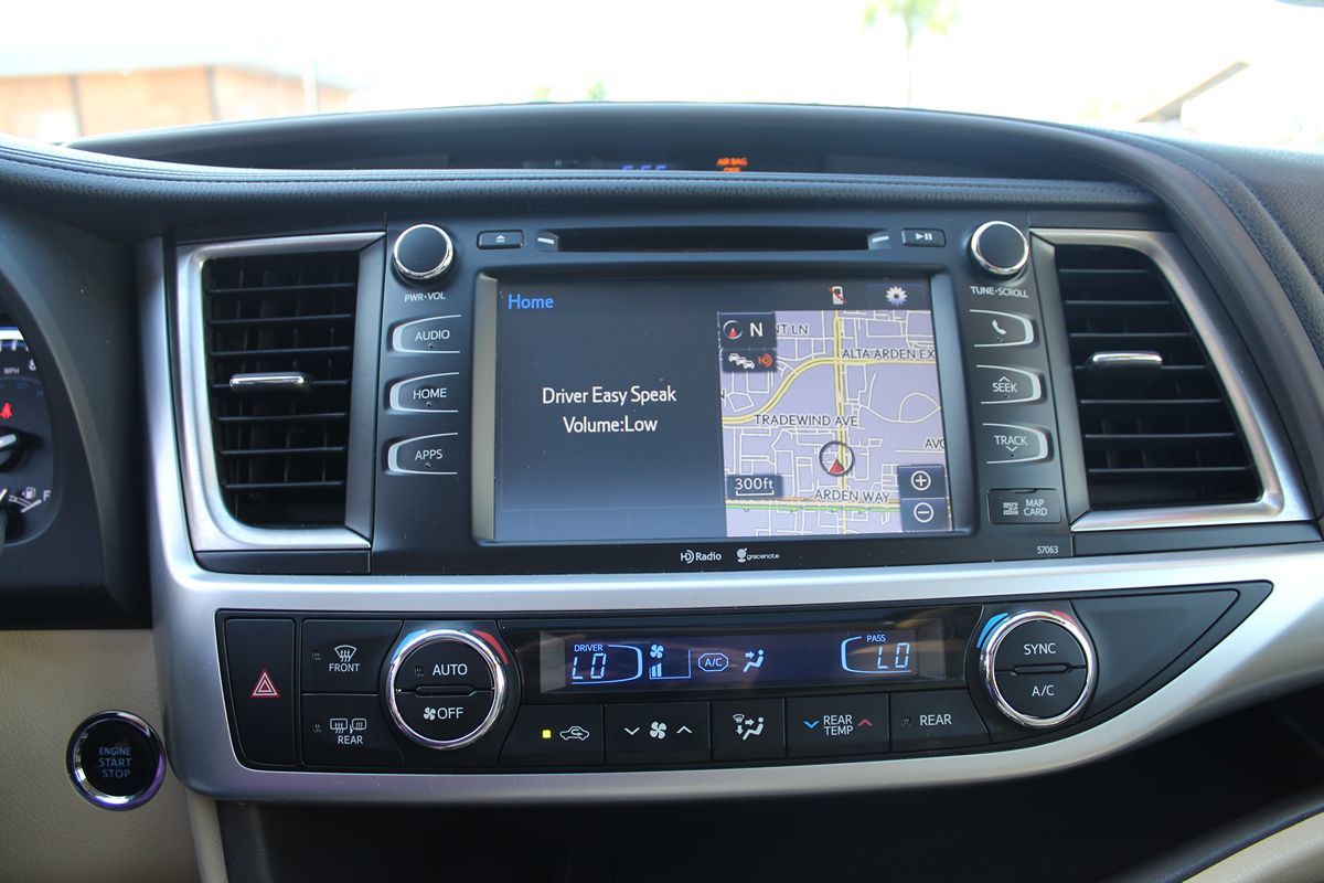 2015 Toyota Highlander XLE photo 32
