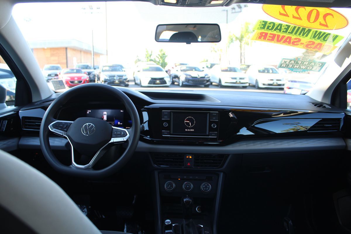 2022 Volkswagen Taos S photo 25