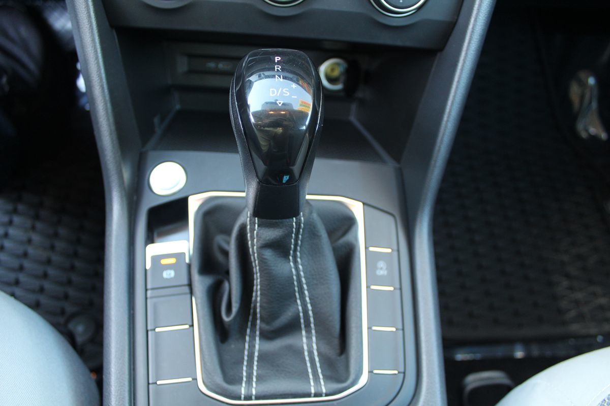 2022 Volkswagen Taos S photo 28