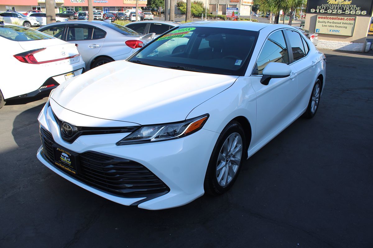 2018 Toyota Camry LE photo 4