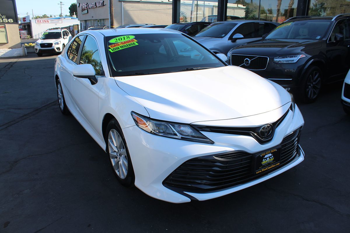 2018 Toyota Camry LE photo 8