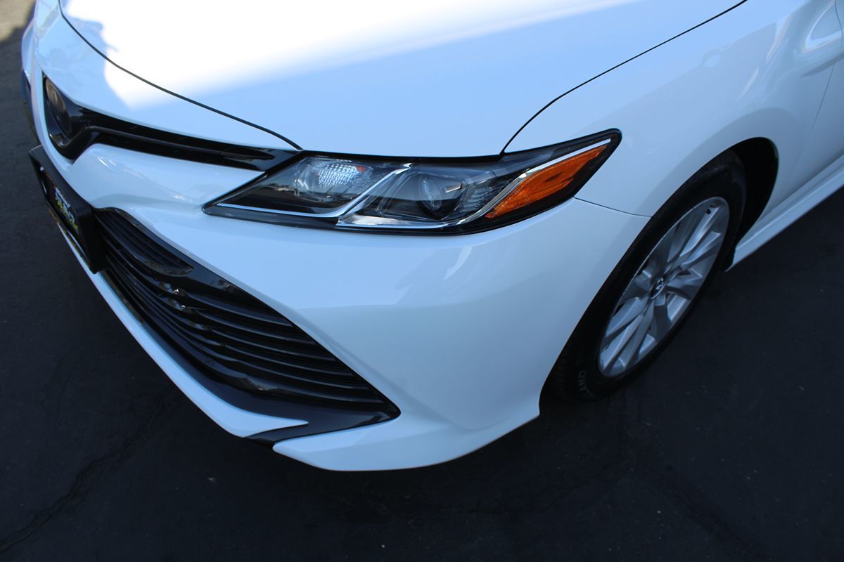 2018 Toyota Camry LE photo 10