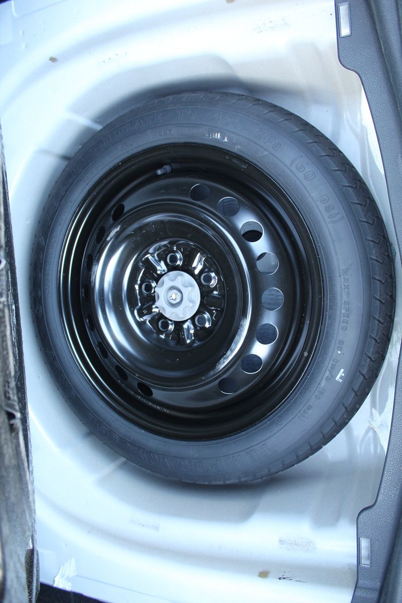 2018 Toyota Camry LE photo 29