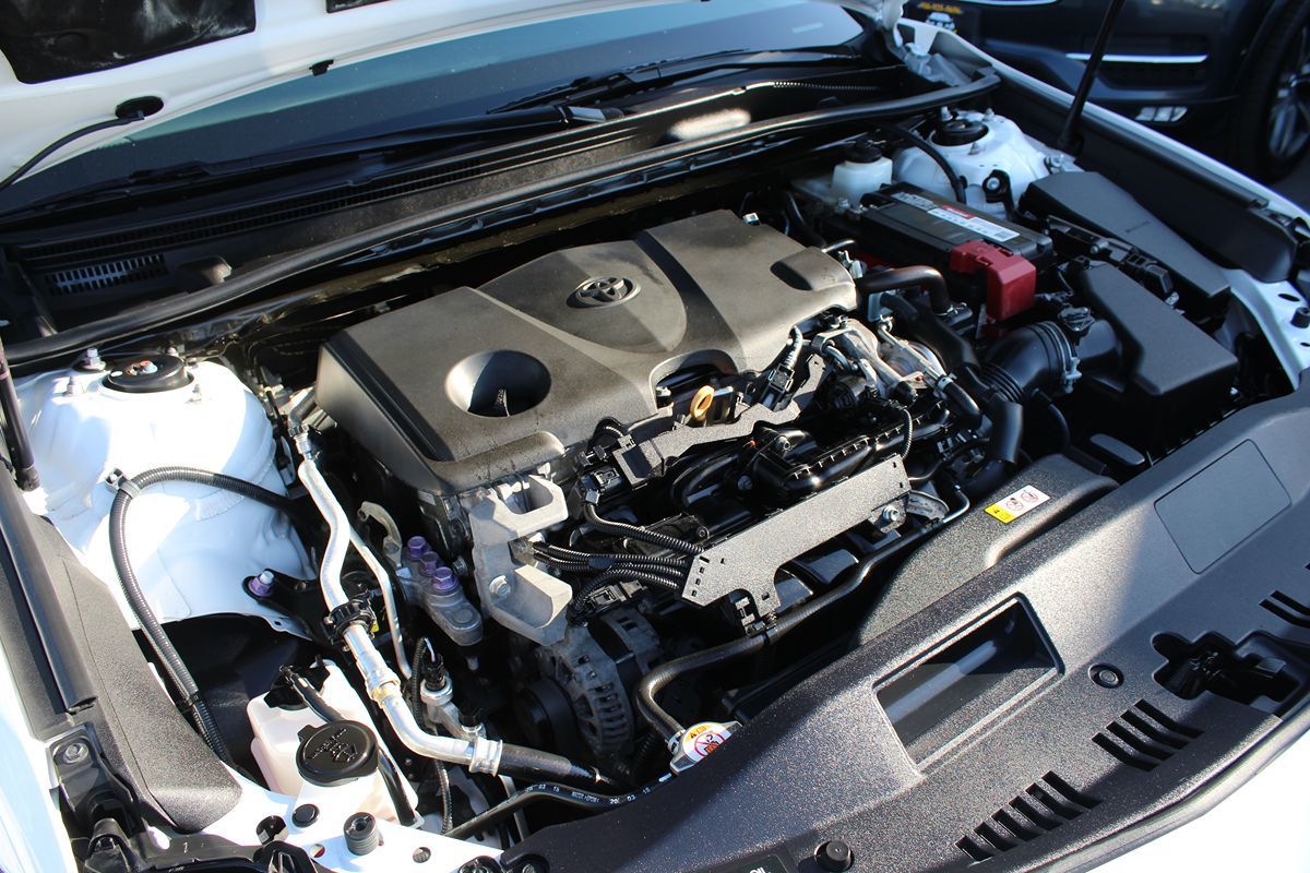 2018 Toyota Camry LE photo 31