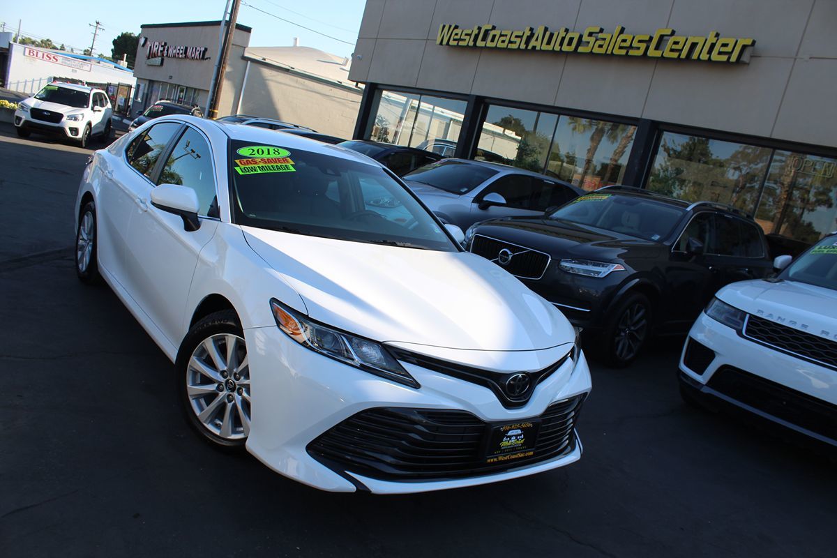2018 Toyota Camry LE photo 33