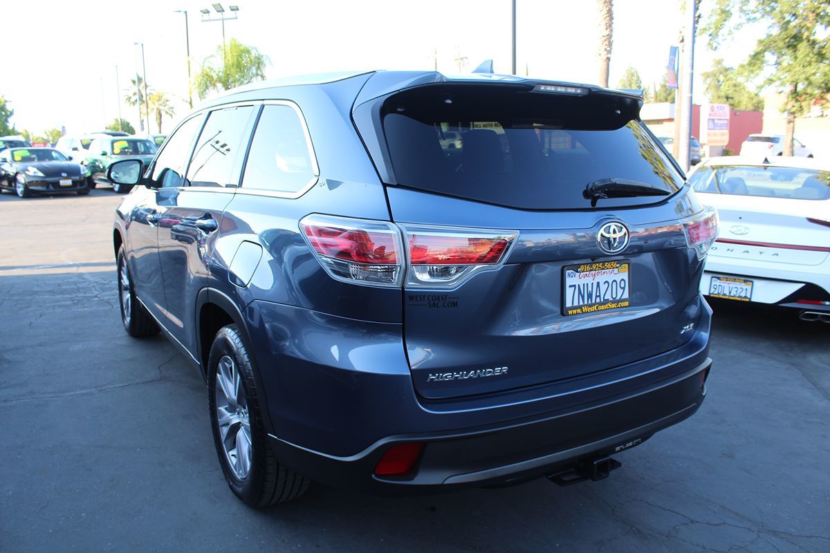 2015 Toyota Highlander XLE photo 3
