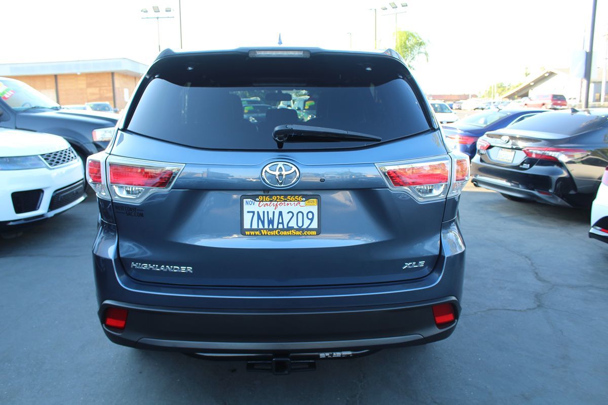 2015 Toyota Highlander XLE photo 4