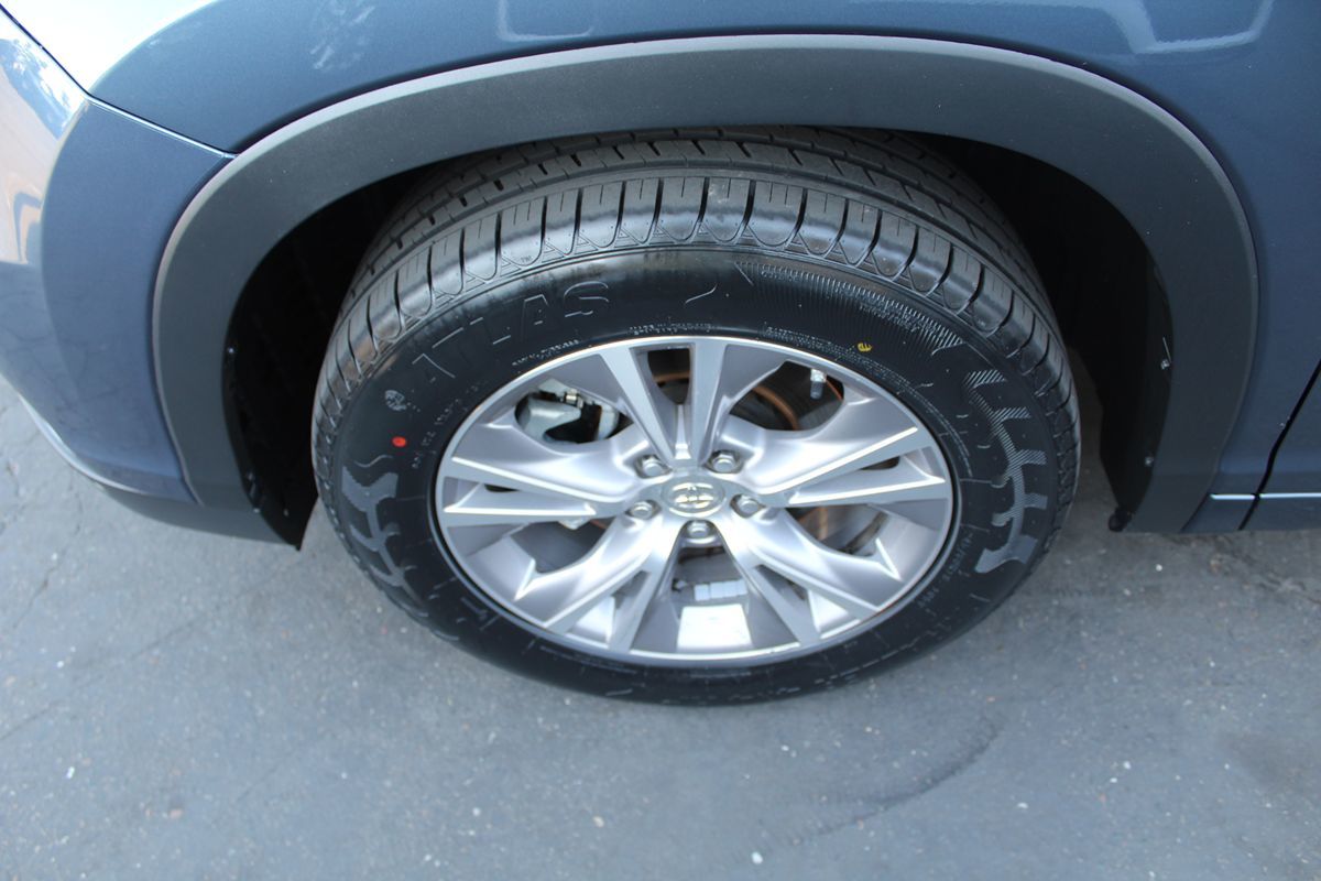 2015 Toyota Highlander XLE photo 9