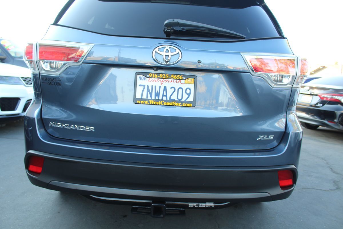 2015 Toyota Highlander XLE photo 13